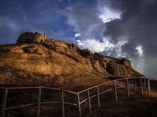 ఆసియాలోనే అతిపెద్ద ఏకశిలా పర్వతం ఎక్కడుందో తెలుసా ? 