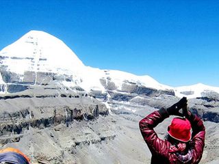 ఆ పర్యటన 15 రోజులు...ప్రదక్షణకు మూడు రోజులు...అయినా దైవ దర్శనం ఉండదు