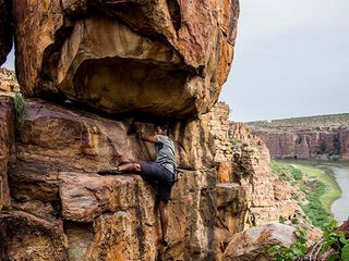 తెలుగు జానపద సినిమాల రహస్య కోట ఇక్కడ ఉంది. 