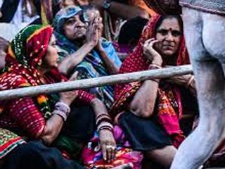 ఈ దేవాలయానికి పురుషులు, మహిళలు నగ్నంగా వెళ్లేవారట