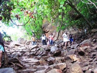 ఇక్కడ ఆ పందిరి వేస్తే...మీరు పట్టె మంచెం చేరే సమయం దగ్గరవుతుంది. 