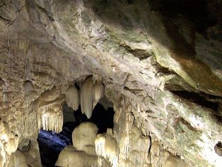 ఈ గుహలు ప్రకృతి అందాలకు నెలవు