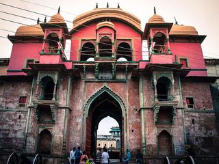   అటు ఆధ్యాత్మికం...ఇటు చారిత్రాత్మం చలో వారణాసి