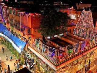 శ్రావణ మాసంలో ఈ దేవాలయాల్లో పూజలు చేస్తే అనుకొన్న కోర్కెలు నెరవేరుతాయి. 