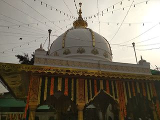 వసంతపంచమి వేడుకలు జరిగే దర్గా చూశారా?