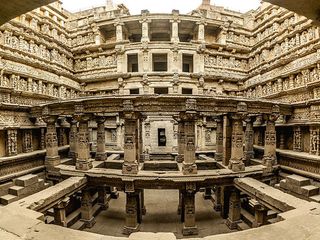 ఇవన్నీ భార్యలు, భర్తల కోసం నిర్మించినవే...