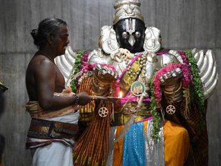 ఆ గరుక్మంతుడి బరువు రహస్యం శాస్త్రవేత్తలకూ అంతుచిక్కడం లేదు. 