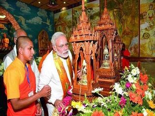 ఈ దేవత మోదీ సందేహాలను తీర్చిందంటా?