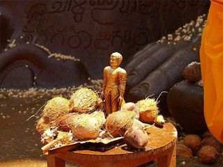 ఇక్కడ బంగారు పుష్పాలు ఎప్పుడు వినియోగిస్తారో తెలుసా?