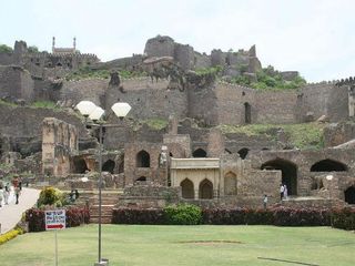 హైద్రాబాద్ లోని ఈ కోటలను సందర్శించడం మరపురాని అనుభవం 