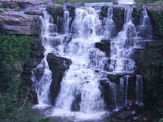 స్వయంగా శివపార్వతులు విచ్చేసిన ఈ ప్రదేశంలో పుణ్యస్నానాలు చేస్తే దీర్ఘకాలిక వ్యాధులు నయమవుతాయి
