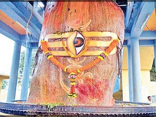 శ్రీకాకుళంలోని ఎండల మల్లికార్జున స్వామిని దర్శిస్తే సర్వ రోగాలు సమసిపోతాయి...