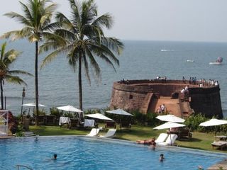 గోవా సముద్ర తీరంలో ఉండే ఈ అద్భుతమైన అగుడా ఫోర్ట్ వెళ్ళి చూడండి