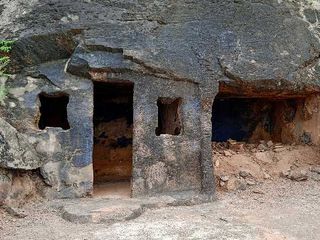 అద్బుత రాతి నిర్మాణ గుట్ట‌... పాండ‌వుల మెట్ట‌! 