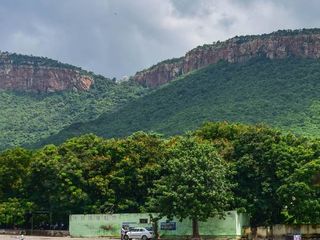 తిరుప‌తి - కొండ‌ల‌లో నెల‌కొన్న ప‌ర్యాట‌క అందాలు!