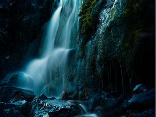 ఉర‌క‌లేస్తోన్న అలుగు జ‌ల‌పాతాన్ని చూశారా?