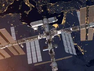 అంత‌రిక్ష కేంద్రంలో ఒక్క రోజు విహ‌రిద్దామా..!