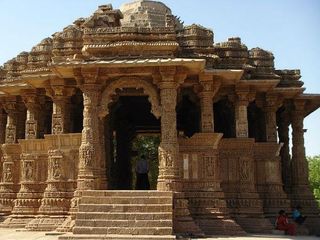 మోఢేరా సూర్య‌దేవాల‌యం గురించిన‌ ఆసక్తిక‌ర విష‌యాలు