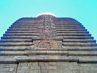 శ్రీముఖలింగేశ్వరుని ఆలయ సందర్శనకు బయలుదేరండి!