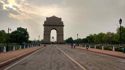 అల‌నాటి చ‌రిత్ర‌కు సాక్ష్యాలు.. ఢిల్లీ వీధులు!