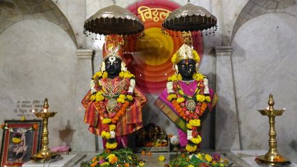 కేసీఆర్ సంద‌ర్శించ‌బోయే విఠోభారుక్మిణి ఆల‌య విశేషాలు తెలుసా?!