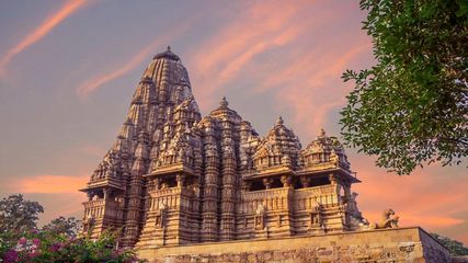 ఖ‌జుర‌హో అందాలను చూసి తీరాల్సిందే..!