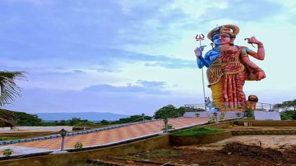 త‌మిళనాడులోని రెండు వేల ఏళ్ల చ‌రిత్ర క‌లిగిన అర్థ‌నారీశ్వ‌ర ఆల‌యం...