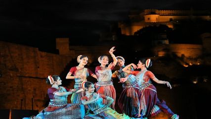 భార‌త్‌లో డిసెంబ‌ర్‌లో జ‌రిగే  ప్ర‌సిద్ధిచెందిన పండుగ‌లు ఇవే...