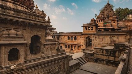 అల‌నాటి చ‌రిత్ర‌కు నిద‌ర్శ‌నాలు.. మ‌ధ్య‌ప్ర‌దేశ్‌లోని ఈ కోట‌లు..