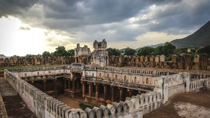 చారిత్ర‌క నేప‌థ్యం ఉన్న‌ సిద్ధ‌వ‌టం కోట విశేషాలు మీకోసం..!