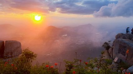 వ‌ర్షాకాలంలో హార్సిలీ హిల్స్‌పై అడుగు పెట్టాల్సిందే!