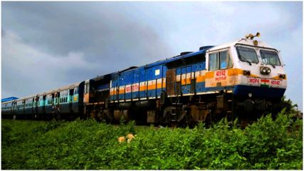 ద‌క్షిణ మ‌ధ్య రైల్వే కీల‌క నిర్ణ‌యం.. ప్ర‌యాణికుల‌కు ద‌స‌రా, దీపావ‌ళి కానుక‌.. ప్ర‌త్యేక రైళ్లు..