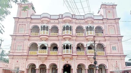 ఆనాటి చరిత్రకు సజీవ సాక్ష్యం.. ప‌శ్చిమ గోదావ‌రిలోని ఈ గంధర్వమహల్‌..