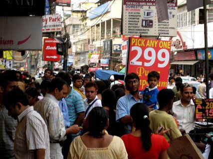 ఢిల్లీ మెట్రో లో షాపింగ్ టూర్ !