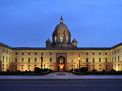 అతి తక్కువ ఖర్చులో అన్ని ప్రదేశాలు - ఢిల్లీ !