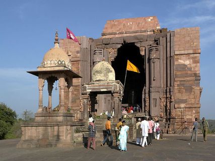 అద్భుత నిర్మాణకళకు నిదర్శనం : భోజేశ్వర్ ఆలయం !