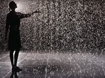 అక్కడ వర్షం పడితే చాలు వర్షంతో పాటు వజ్రాలు పడతాయి వెళతారా ?