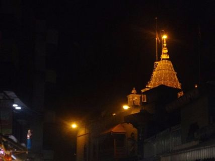 భారతదేశంలో మీరు చూడవలసిన 10 ధనిక ఆలయాలు