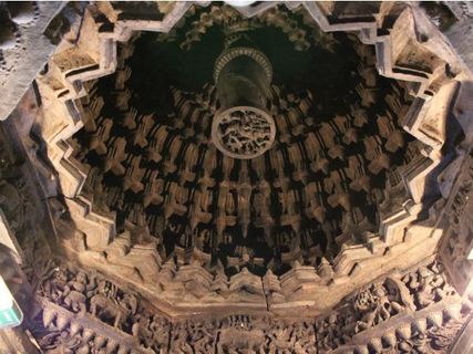 అమృతేశ్వరస్వామి దేవాలయంలోని అద్భుత శిల్ప కళా చాతుర్యం