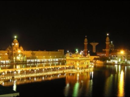 చనిపోయేలోపు ఖచ్చితంగా చూడవలసిన అందమైన పవిత్ర ఆలయాలు