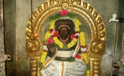 వినాయకుడు ఇక్కడ గజముఖుడు కాదు, మనిషి ముఖమే కలిగి ఉంటాడు