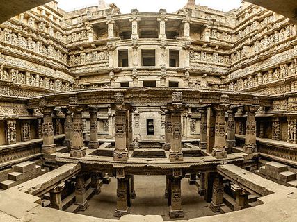 ఇవన్నీ భార్యలు, భర్తల కోసం నిర్మించినవే...