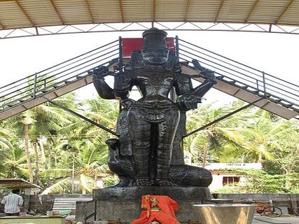 శని చూపు పడకూడదంటే ఇక్కడికి ఒక్కసారైనా వెళ్లండి