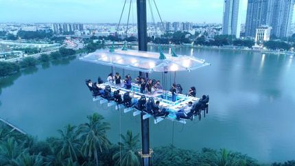 ధైర్యం ఉంటే గాలిలో బువ్వ తినొచ్చు