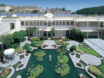 పర్యాటకులకు స్వర్గధామం అయిన హోటల్స్ ఇక్కడే?