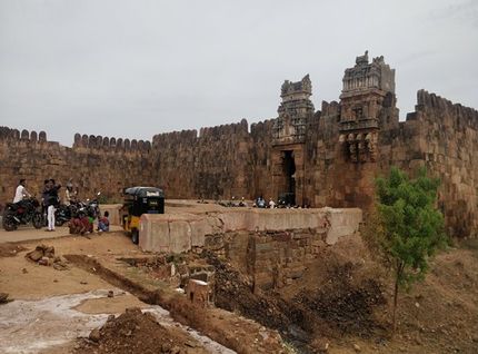 కడపలో సందర్శకులను విశేషంగా ఆకట్టుకుంటున్న700ఏళ్ళ నాటి ప్రసిద్ది చెందిన సిద్దవటం కోట