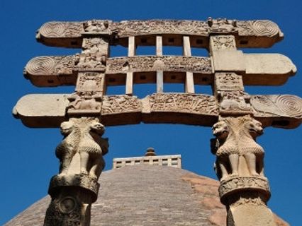 సాంచిలో.. శిలలపై శిల్పాలు చెక్కినారు!