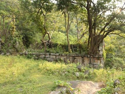 ధ్వజధారి పర్వతంపై కొలువైన ప‌ర్యాట‌క కేంద్రం.. ఝుమ్రీ తెల‌య్య   