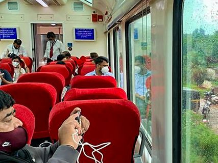 గుడ్‌న్యూస్‌.. విశాఖ-అరకు రైలుకు అదనపు విస్టాడోమ్ కోచ్