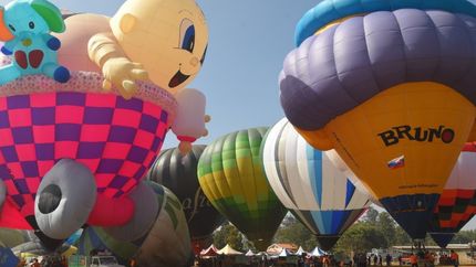 అర‌కు వెళ్లే ప‌ర్యాట‌కుల‌కు శుభ‌వార్త‌...పండుగ వేళ ప్ర‌త్యేక స‌ర్వీసులు...